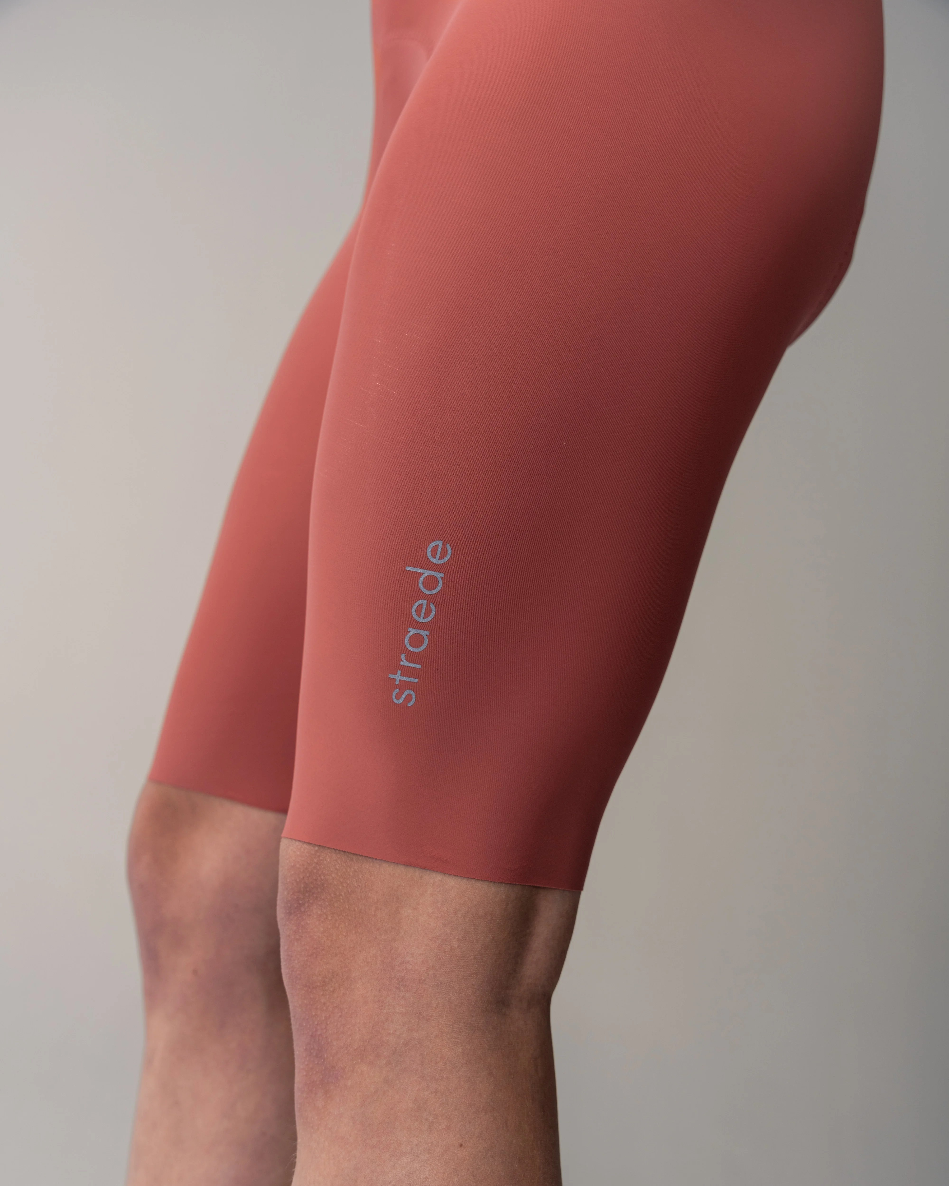 Aero Endurance Bib Shorts Women - Image 6