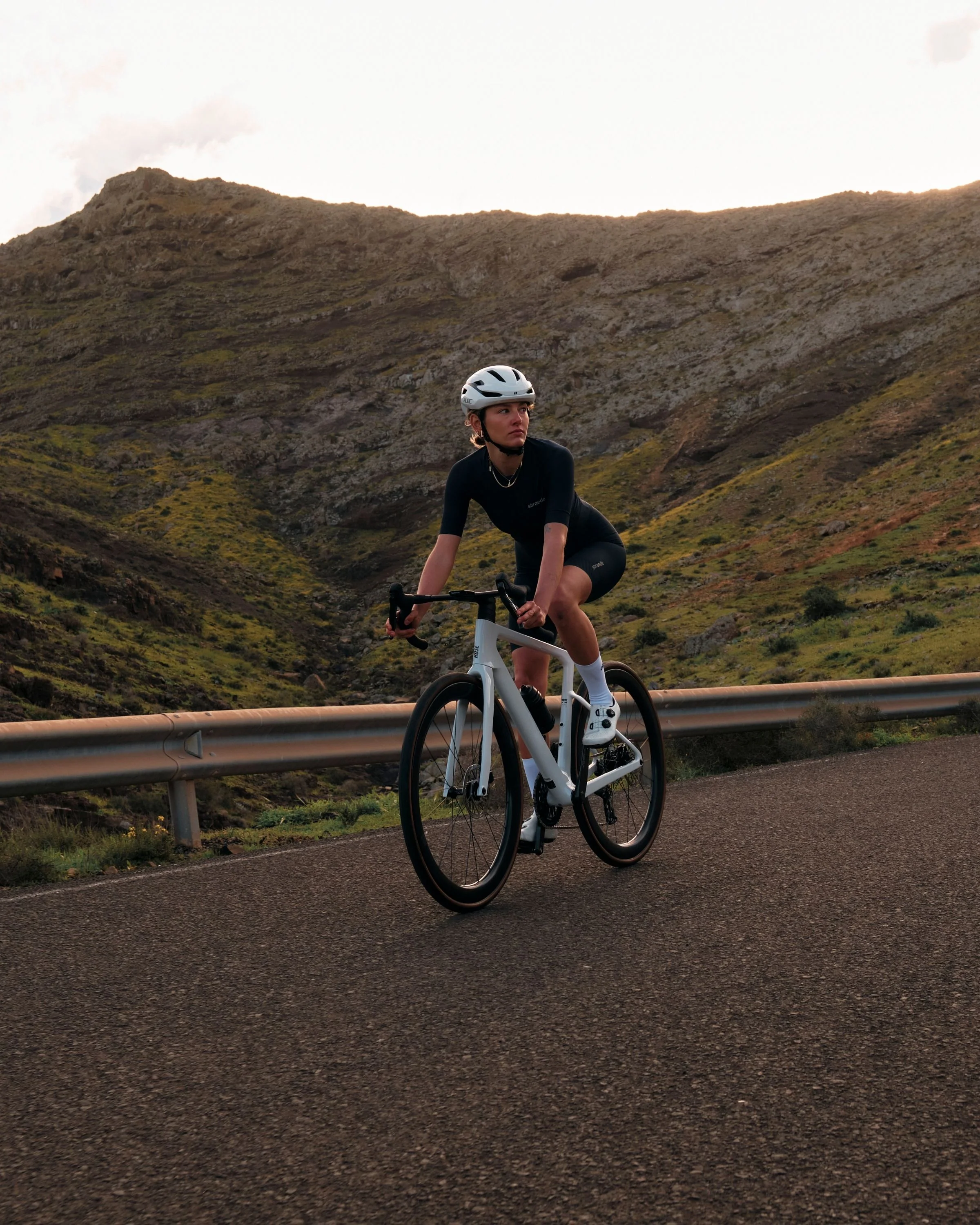 Aero Pro Bib Shorts Women - Image 30